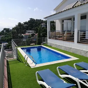 Yaco Villa Lloret de Mar